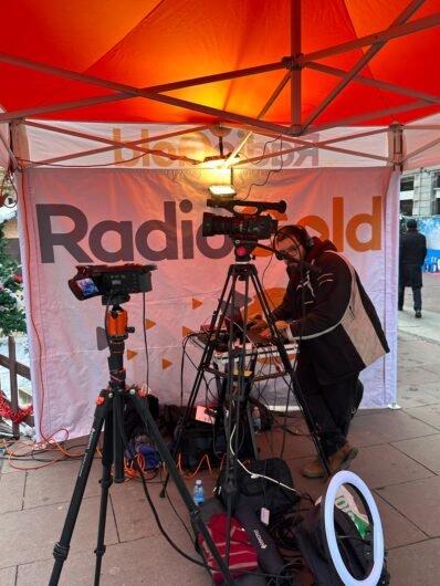 Radio Gold in piazza per colorare il Natale e sostenere l’Infantile nella lotta al morbo di Hirschsprung