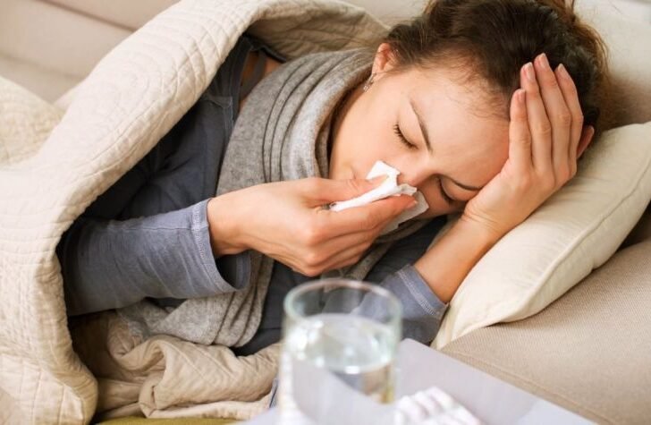 Sempre più cittadini a letto con febbre e raffreddore. “È presto”, però, per parlare di influenza