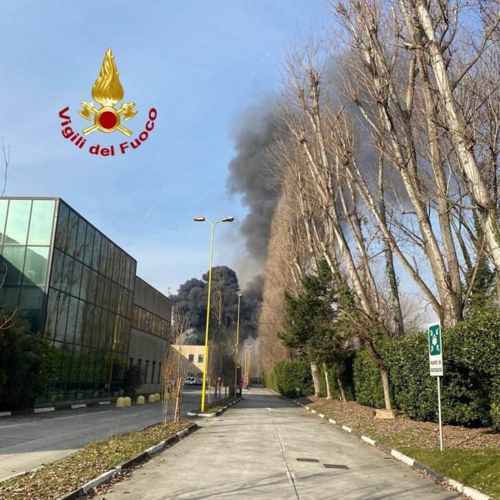Incendio alla PSV srl di Settala: fiamme sotto controllo, nessun ferito