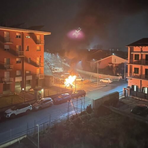 Diversi cassonetti in fiamme nella notte ad Alessandria