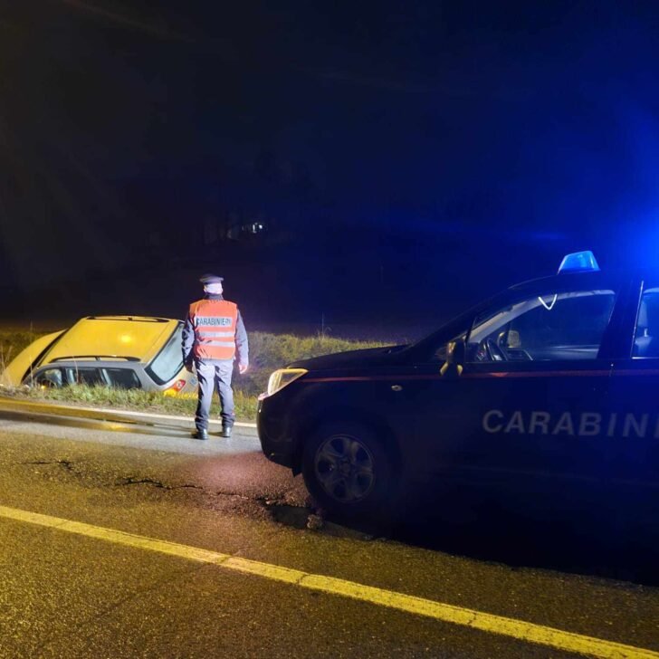 Auto fuori strada tra Tortona e Viguzzolo: nessun ferito