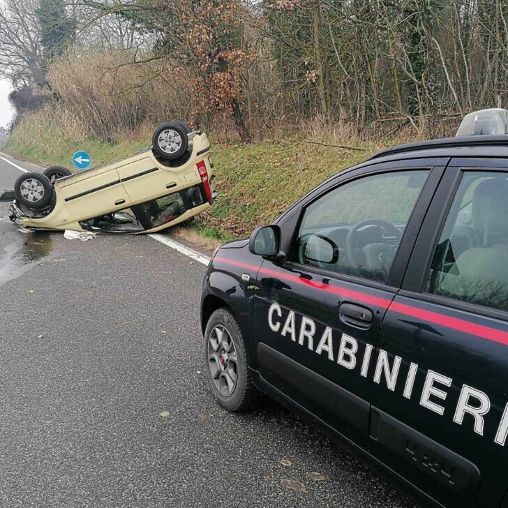 Auto ribaltata a Rosignano: nessuna conseguenza per la conducente