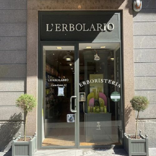Ad Alessandria chiude un altro negozio in centro: corso Roma perde “L’Erbolario”