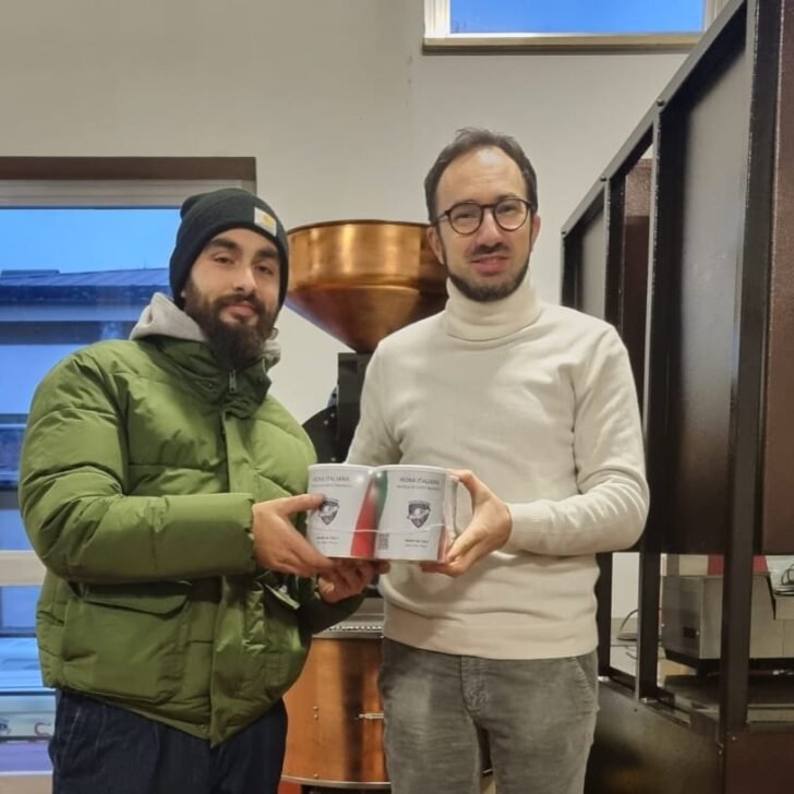 Grazie alla Torrefazione Saturno un chilo di caffè per Moreno, vincitore del gioco natalizio di Radio Gold