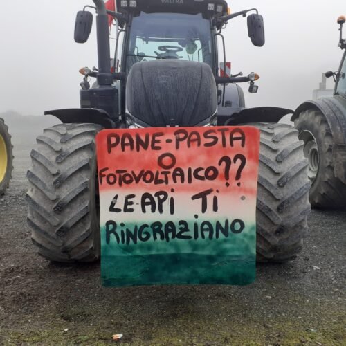 Protesta agricoltori: nasce una nuova associazione per unire i gruppi e collettivi piemontesi e lombardi