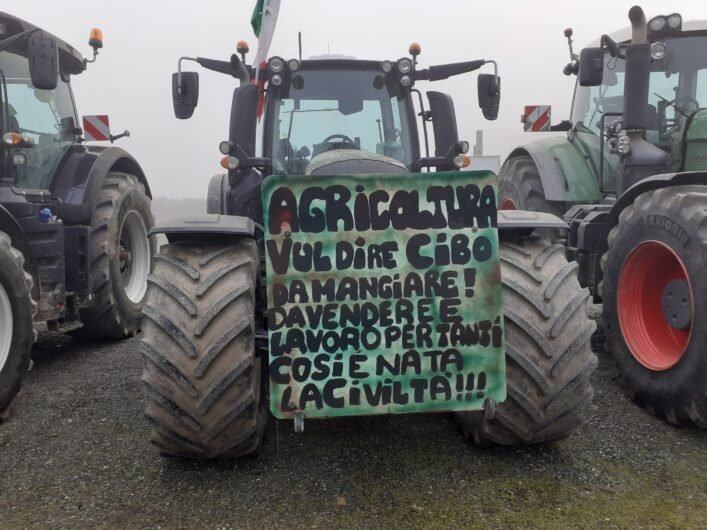 Ad Alessandria il presidio coi trattori degli Agricoltori Autonomi: “Senza di noi niente cibo né futuro”