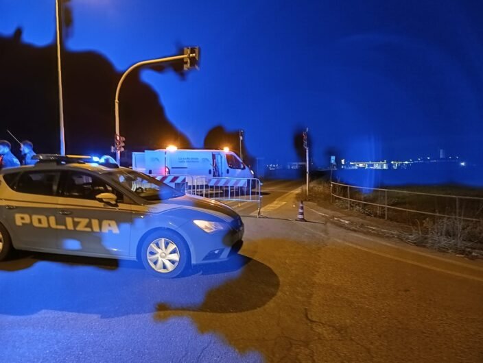Autocisterna ribaltata a Castelceriolo: strada chiusa ancora per diverse ore