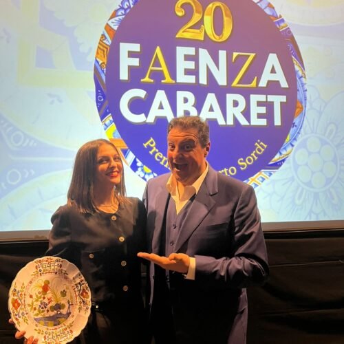 Il Faenza Cabaret premia una novese: vince Alice Redini, premiata da Lauretta