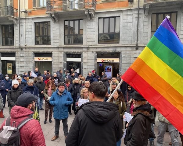 Ad Alessandria un flashmob in solidarietà agli studenti di Pisa e in difesa del diritto di manifestare