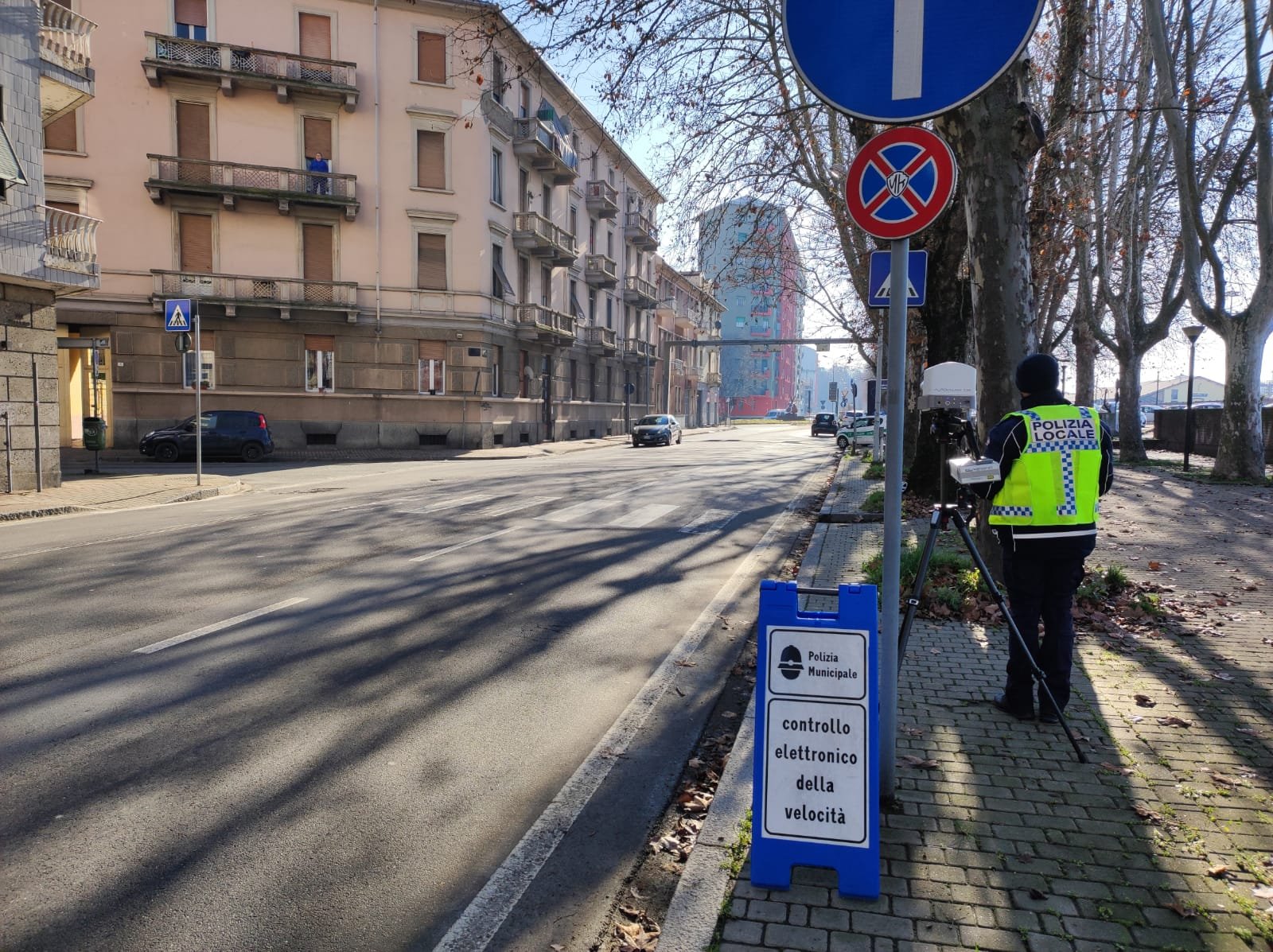 Viale Tiziano: controlli Polizia Locale autovelox postazione fissa