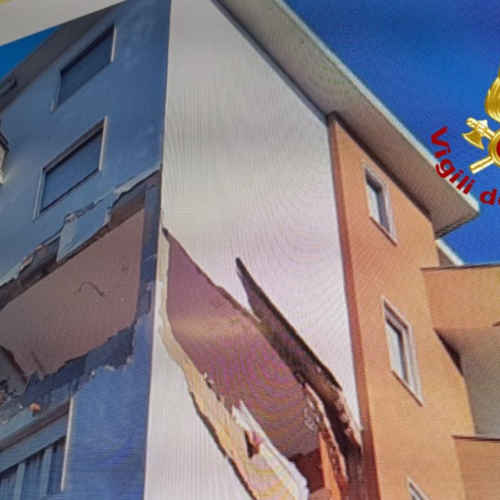 Esplosione in appartamento al sesto piano a Corsico, nessun ferito