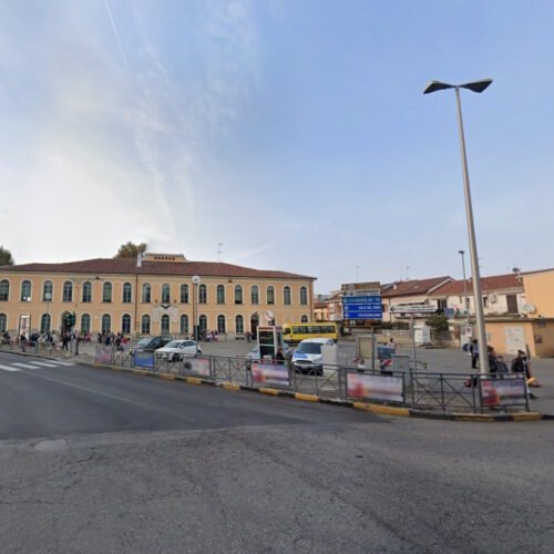 Fino a giovedì lavori in piazza Zanzi per la manutenzione del marciapiede in via Casalbagliano
