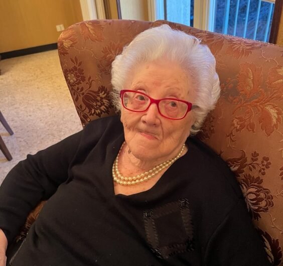 Una super nonna di 104 anni: festa di compleanno speciale per l’alessandrina Tina Angrisani