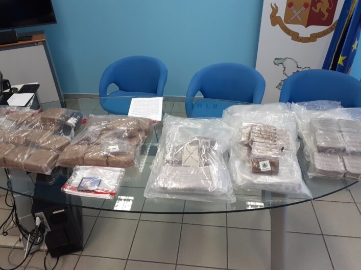 Maxi operazione antidroga della Polizia tra Novi e Serravalle: sequestrati 33 chili di hashish 