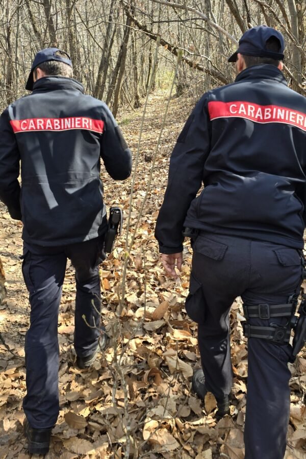 Con i Carabinieri nel bosco della droga a Ponzone