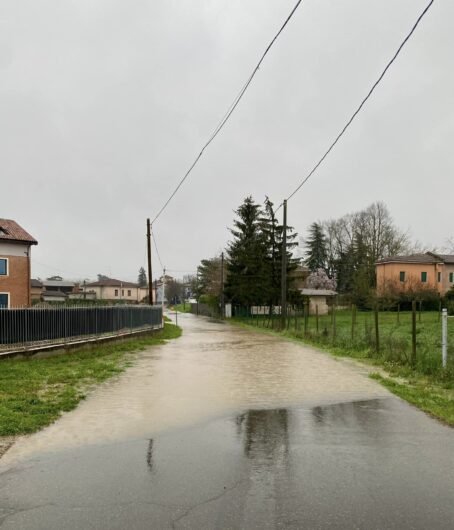 Allagamenti dopo le forti piogge a Codevilla e Voghera: Protezione Civile al lavoro