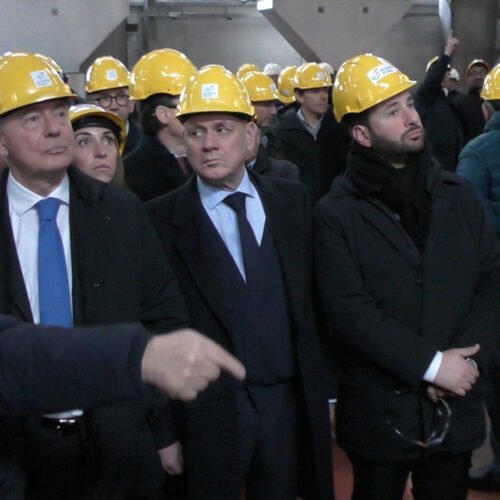 Ex Ilva, a Novi il ministro Urso: “Entro metà 2025 assegnati gli impianti a chi proporrà un progetto convincente”