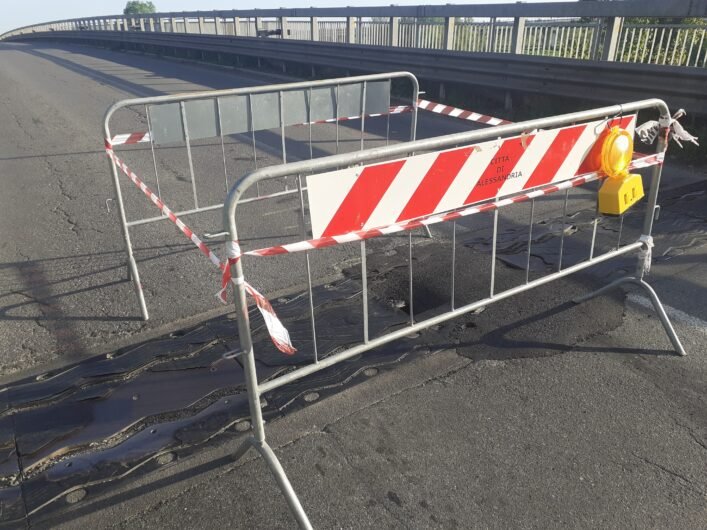 Le foto del problema che ha causato la chiusura del ponte Forlanini