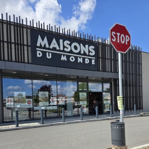 Il retail park in via Vecchia Torino perde “Maison du Monde”