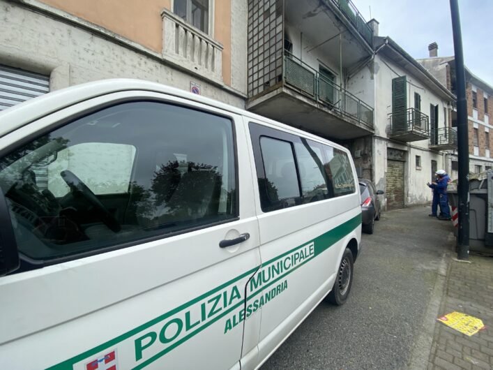 All’alba controlli dei Carabinieri e della Polizia Locale in una palazzina di via Giordano Bruno