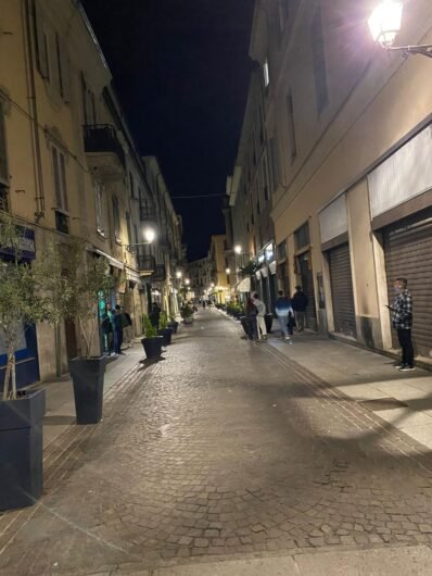 Ad Alessandria riparati i lampioni in diverse vie del centro, da sabato sera di nuovo illuminate