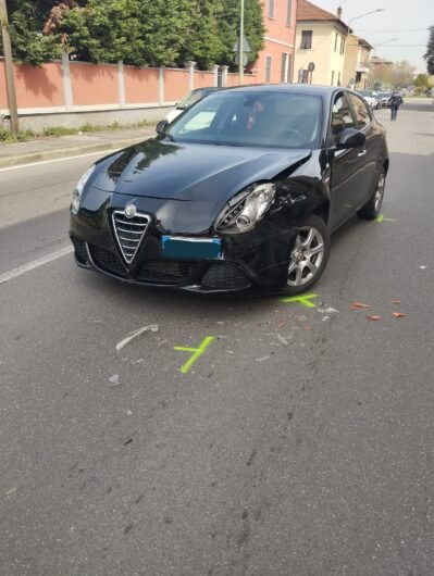 Incidente in via Crispi a Novi: senso unico alternato