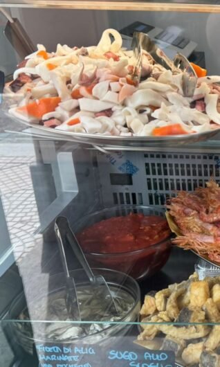 Al quartiere Cristo la nuova Pescheria Friggitoria del Corso: “Pesce fresco e menù diversi ogni giorno”