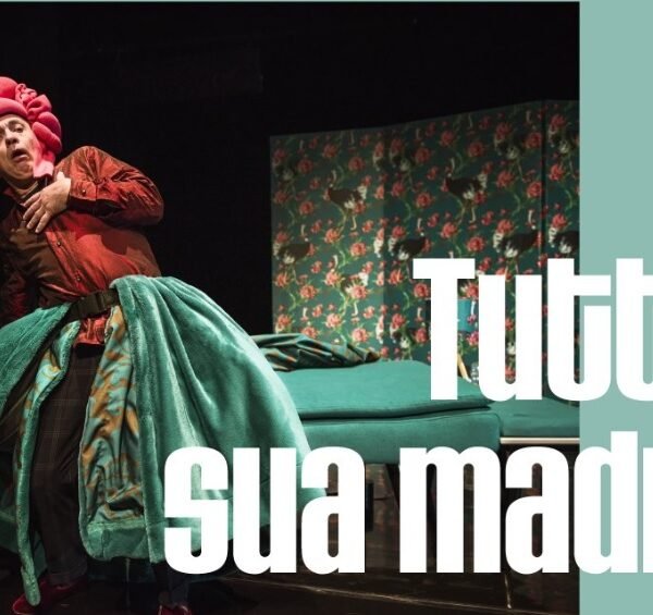 Gianluca Ferrato è “Tutto sua madre”. Questo martedì al Teatro di Ovada lo spettacolo contro le etichette