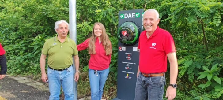 Un nuovo defibrillatore pubblico a Pavia in memoria di Hélène Duyver