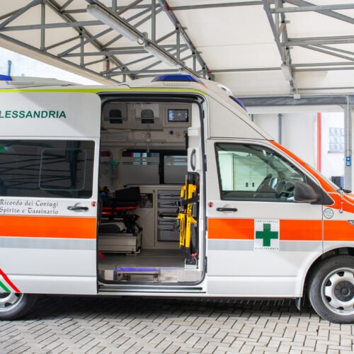 Una nuova ambulanza per la Croce Verde in ricordo di De Spirito e Tassinario