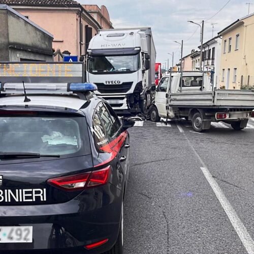 Incidente tra un tir e un camion a Ozzano