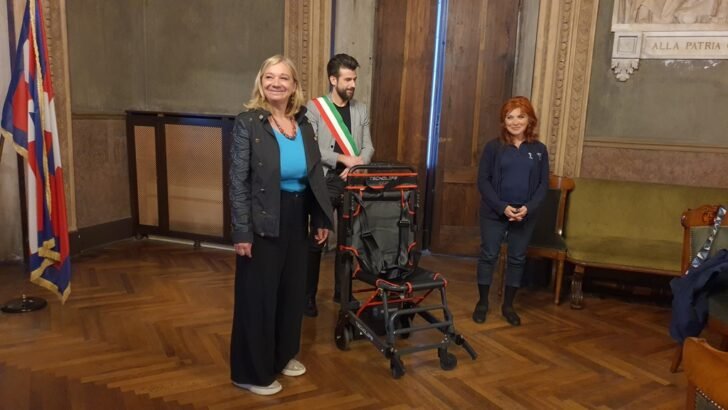 “Ave Nahele” dona una sedia motorizzata per persone con disabilità