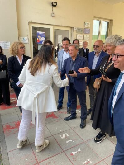 Ad Alessandria la visita del ministro per le Disabilità Alessandra Locatelli agli ambulatori sociali
