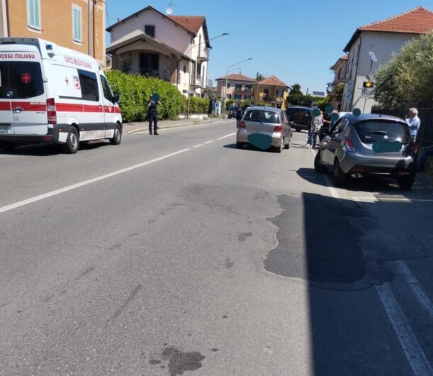 Donna investita da un’auto a Novi Ligure: sul posto il 118 e la Polizia Locale