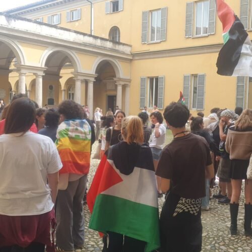 “Resisteremo fino all’ascolto”: continua il presidio pro Palestina all’Università di Pavia