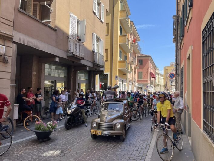 In attesa del Tour de France a Tortona arrivano le bici d’epoca della ciclostorica “LaMitica”