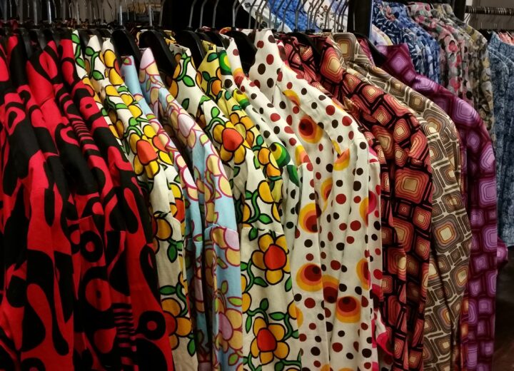 A maggio commercio in ripresa ma soffrono ancora i negozi di vicinato: speranze nei saldi