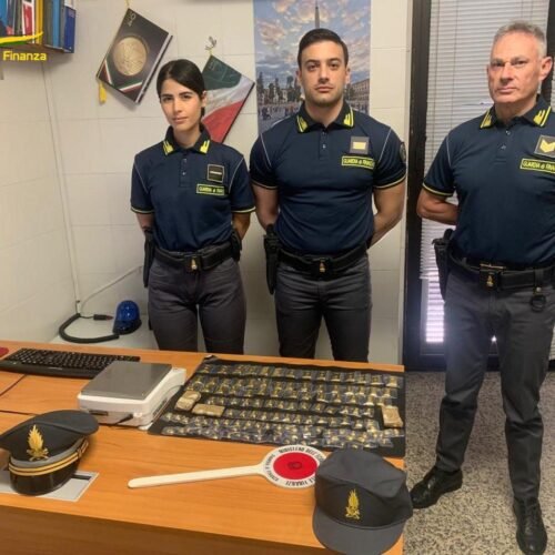 Guardia di Finanza di Valenza sequestra 131 lingotti d’oro puro del valore di 740 mila euro