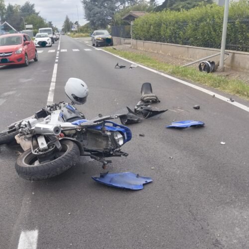 Altro incidente a Basaluzzo: auto contro moto