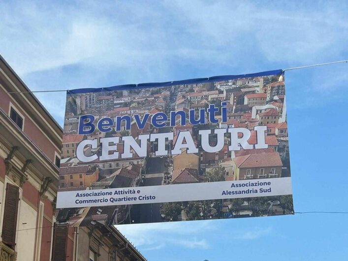 “Benvenuti Centauri”: al quartiere Cristo di Alessandria i cartelloni in vista del motoraduno