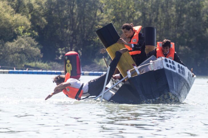 Galleggia non Galleggia: i vincitori della gara di barche di cartone a Casale, tra scatole di tonno e Titanic
