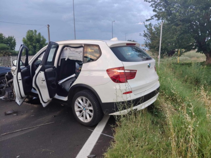 Scontro tra due auto a Basaluzzo: due persone ferite