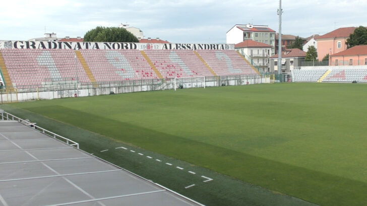 Grigi, allo stadio Moccagatta i simboli di una lenta agonia: sala stampa senza schermo e il magazzino vuoto