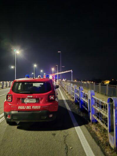 Incidente ponte Tiziano: una persona deceduta, salvata la donna a bordo