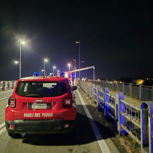 Gravissimo incidente sul ponte Tiziano: mezzo precipita nel fiume