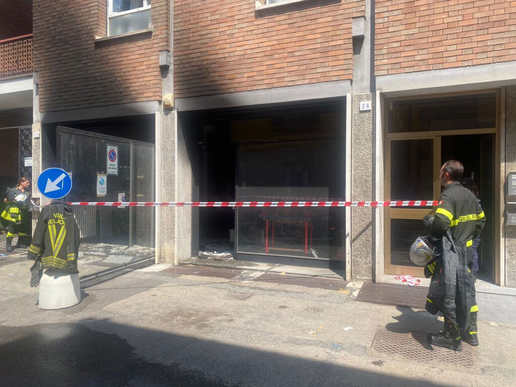 Incendio garage via 1821 alessandria venerdì 2 agosto 2024