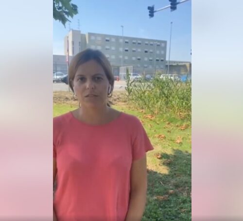 “Immondizia nei corridoi e nelle docce”: l’europarlamentare Ilaria Salis visita il carcere di S. Michele