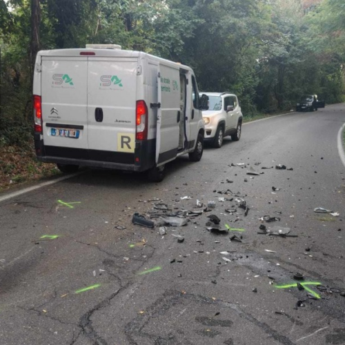 Scontro frontale tra due auto tra Novi e Tassarolo: una donna ferita