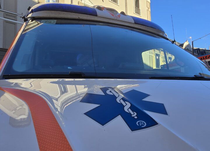 Ciclista di 61 anni si sente male e muore: tragedia a Treville