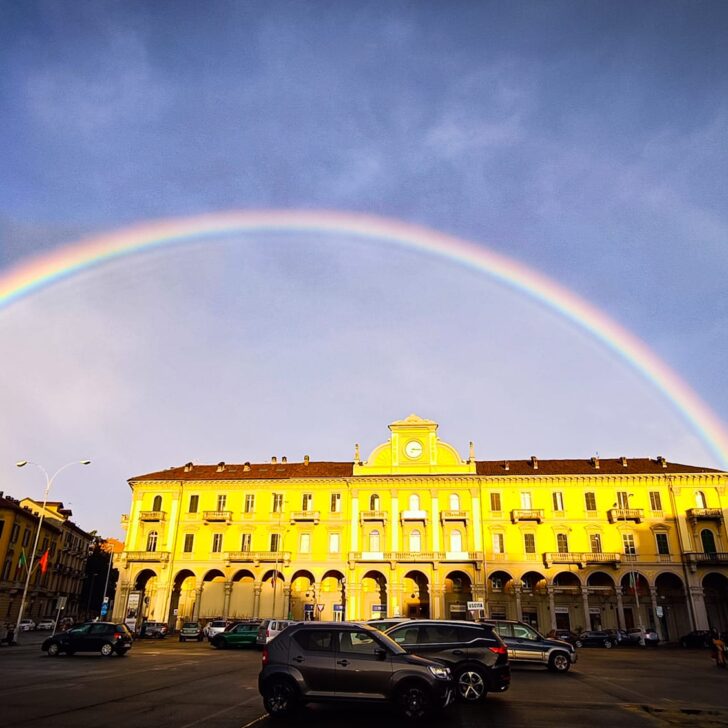 L’arcobaleno riporta il sereno nel cielo di Alessandria. Le vostre [FOTO]